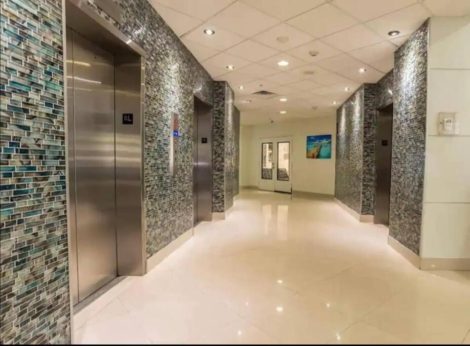 Sunny Isles Beach Spacious Apartment エクステリア 写真