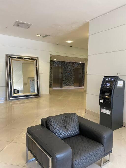 Sunny Isles Beach Spacious Apartment エクステリア 写真