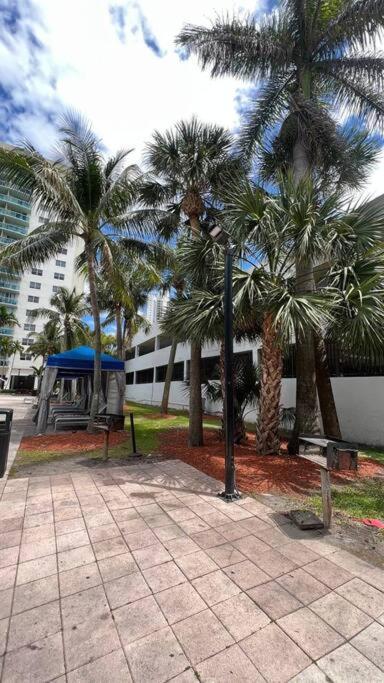 Sunny Isles Beach Spacious Apartment エクステリア 写真
