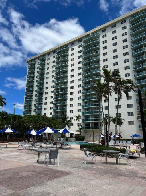 Sunny Isles Beach Spacious Apartment エクステリア 写真