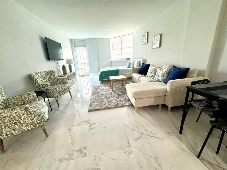 Sunny Isles Beach Spacious Apartment エクステリア 写真