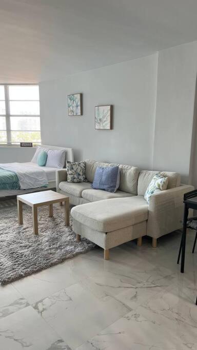 Sunny Isles Beach Spacious Apartment エクステリア 写真