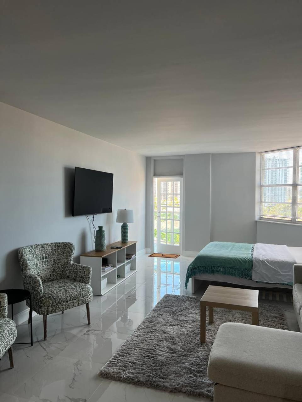 Sunny Isles Beach Spacious Apartment エクステリア 写真