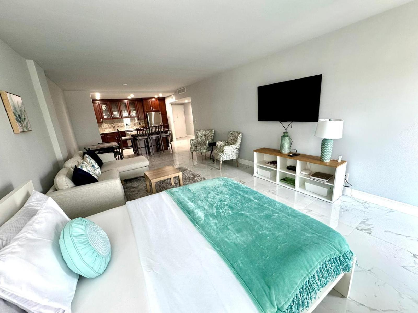 Sunny Isles Beach Spacious Apartment エクステリア 写真