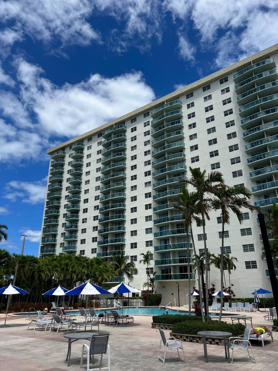 Sunny Isles Beach Spacious Apartment エクステリア 写真