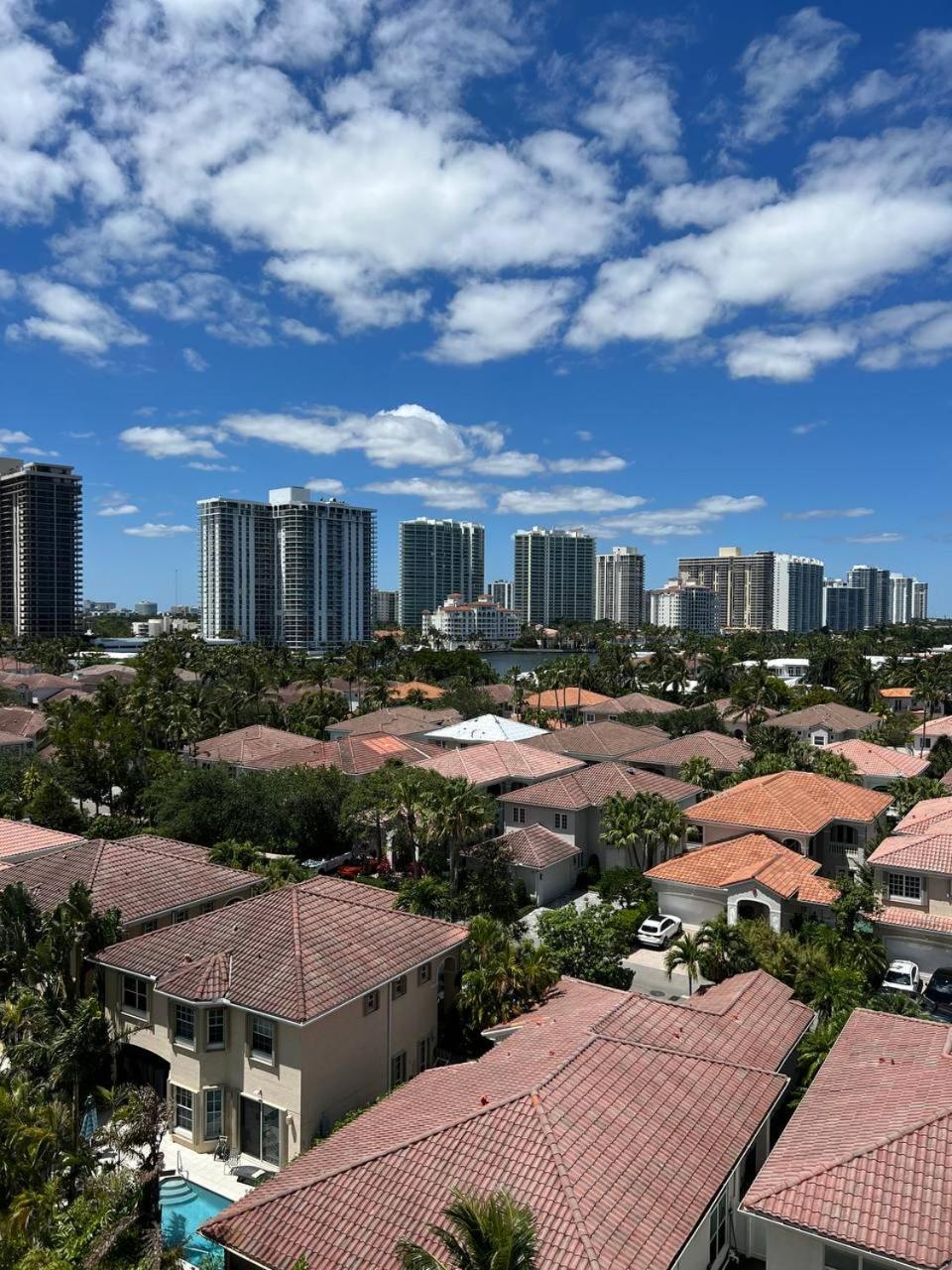 Sunny Isles Beach Spacious Apartment エクステリア 写真