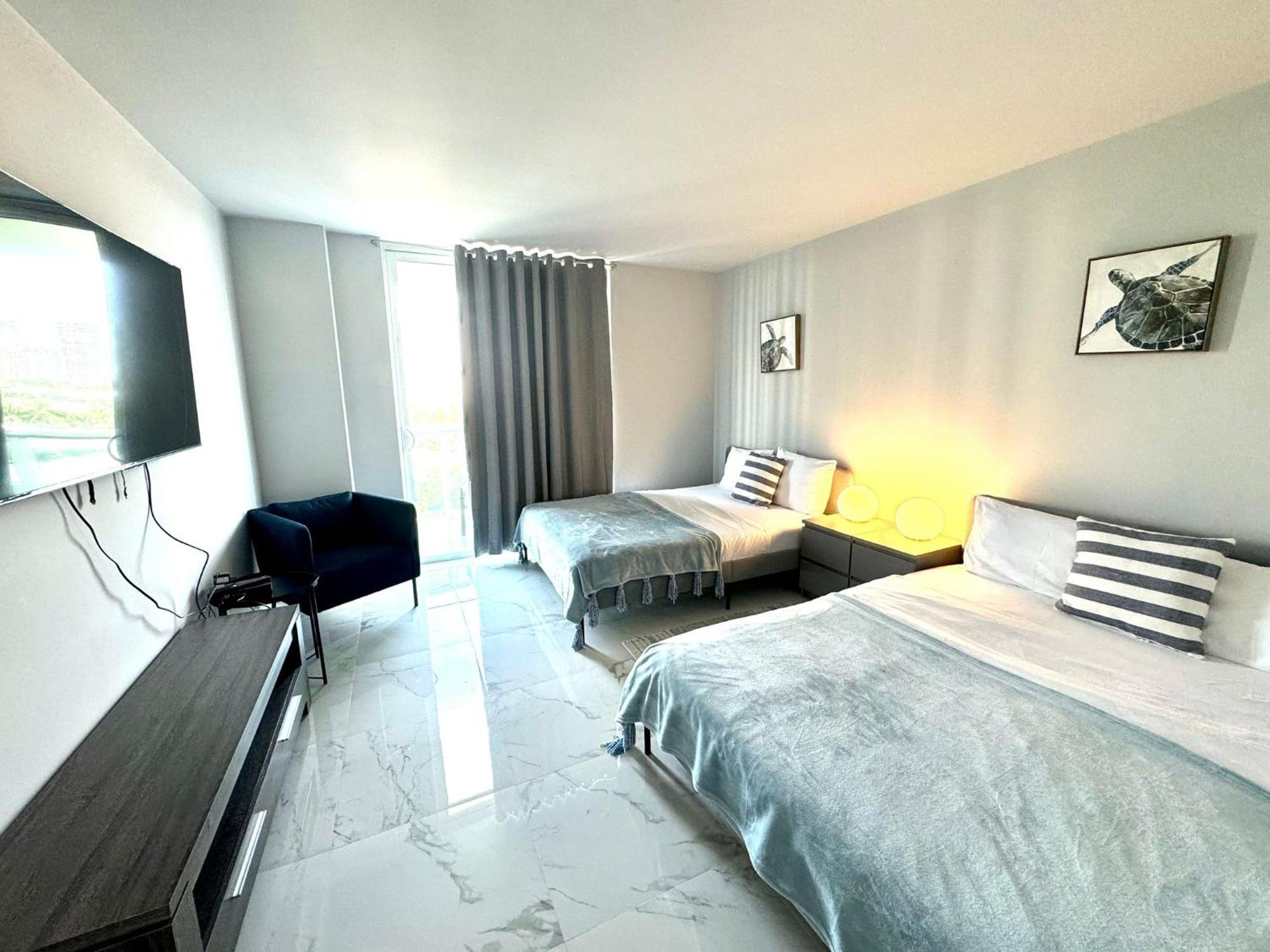 Sunny Isles Beach Spacious Apartment エクステリア 写真