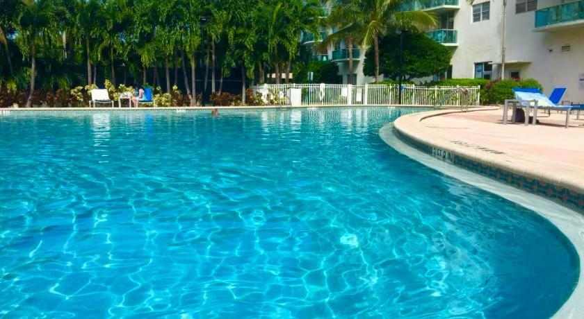 Sunny Isles Beach Spacious Apartment エクステリア 写真